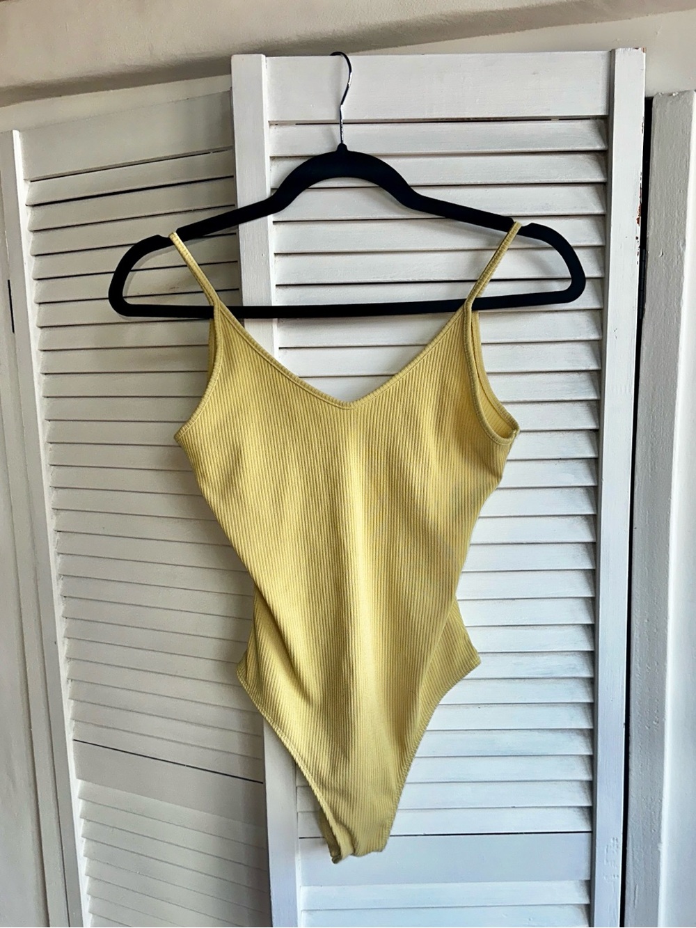 American Eagle Outfitters Pale Yellow Ribbed V-Neck Tank